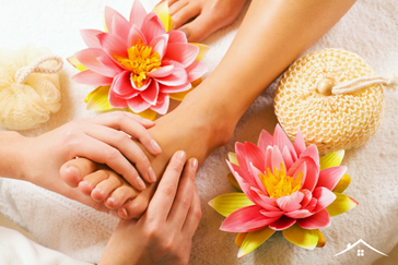 Benefits of Foot Massage & Sole Acupressure for Tourists and Business Travelers in Vietnam